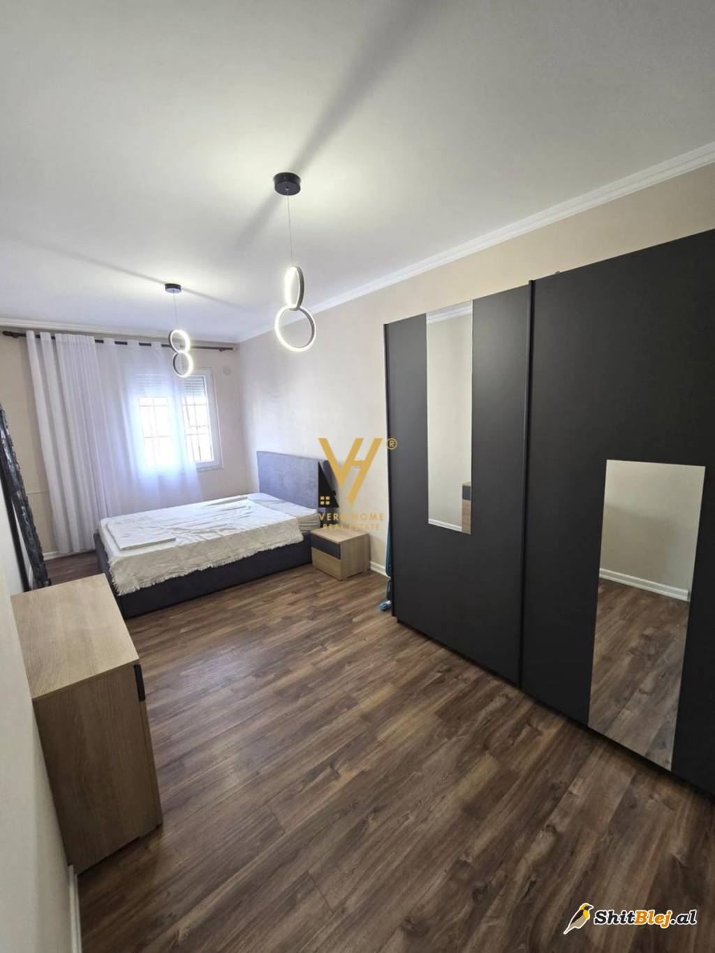  2+1 ME QERA TE 21 DHJETORI 800 EURO