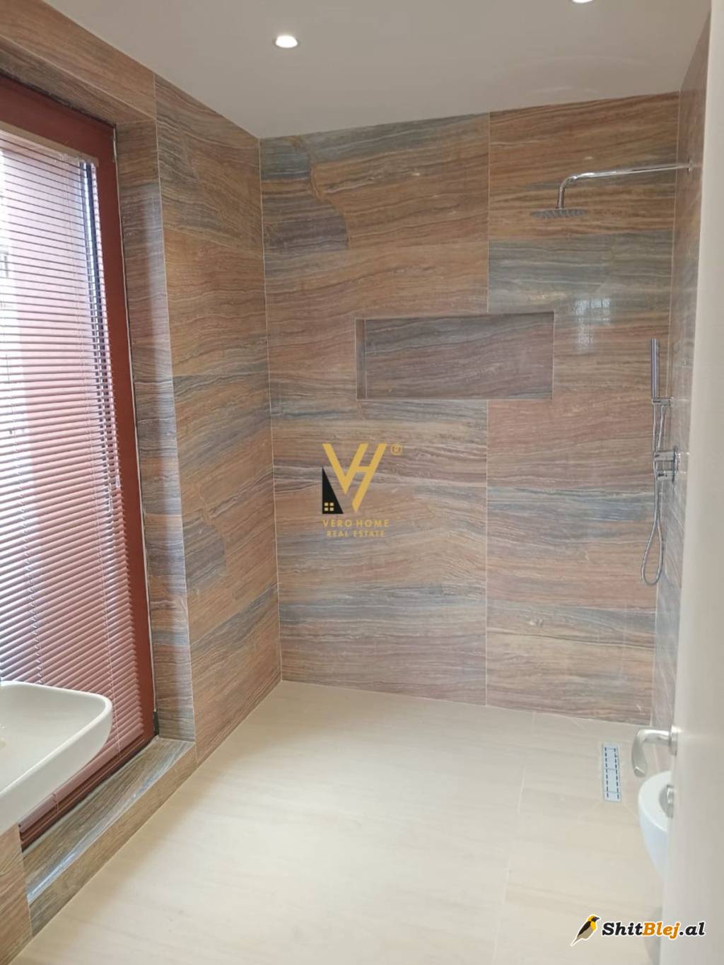 1+1+BLK TE RRUGA E KAVAJES 235.000 EURO