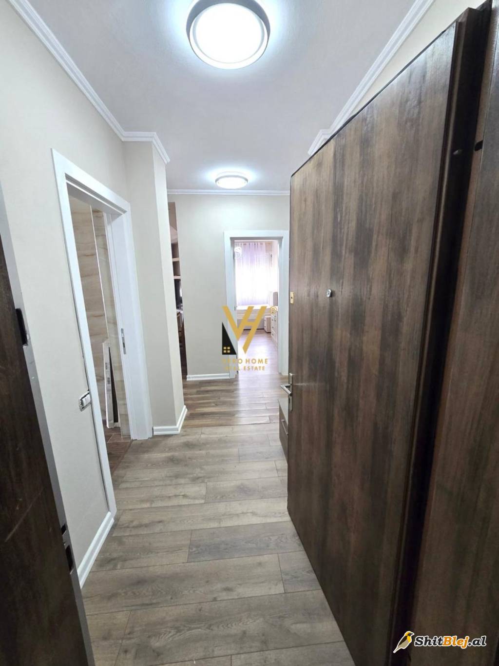  2+1 ME QERA TE 21 DHJETORI 800 EURO