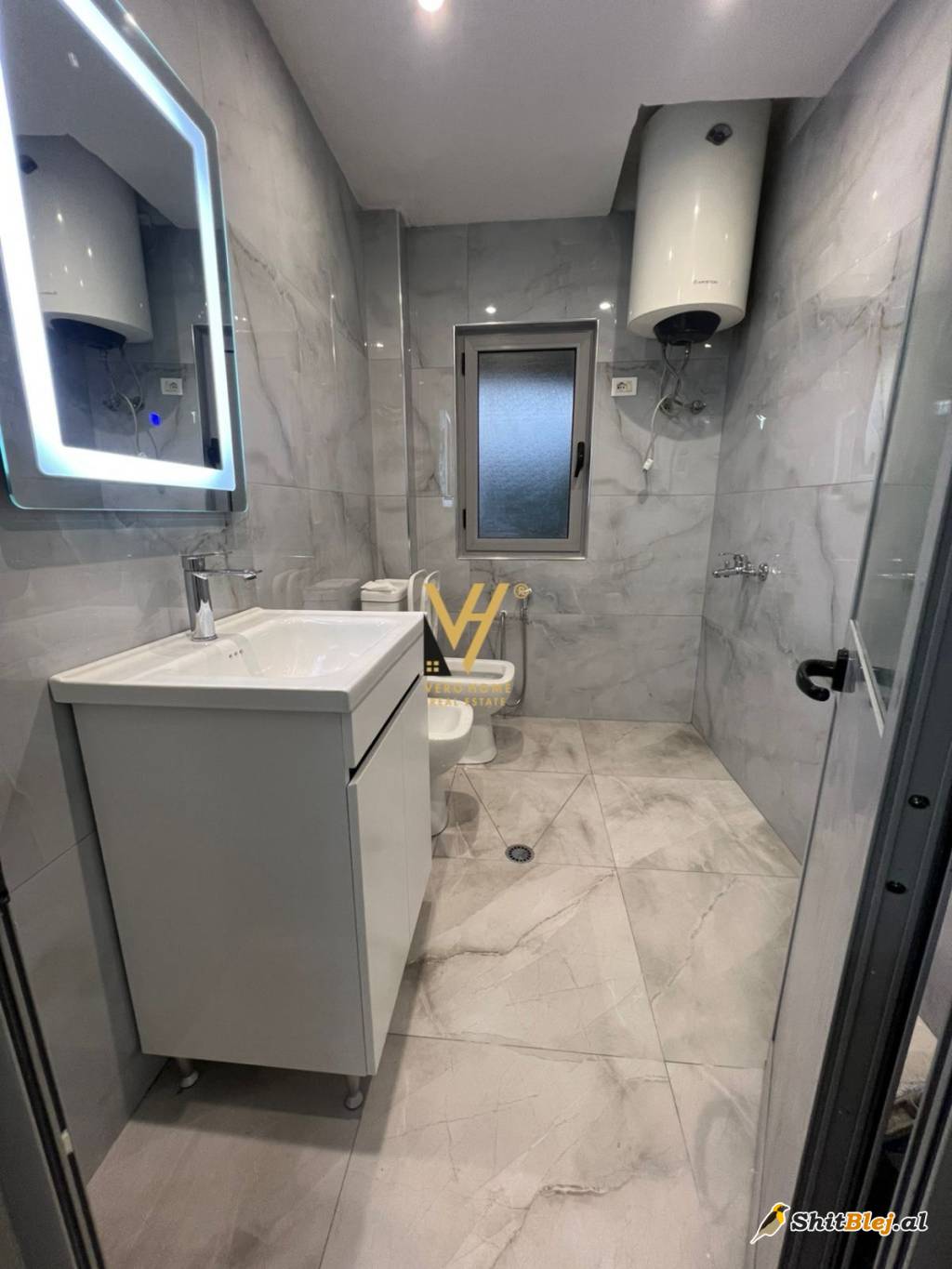  1+1 TE KLANI, KINOSTUDIO 92.000 EURO