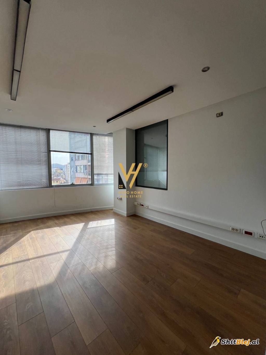 AMBIENT 371 M2 ME QERA USLUGA 3.000 EURO