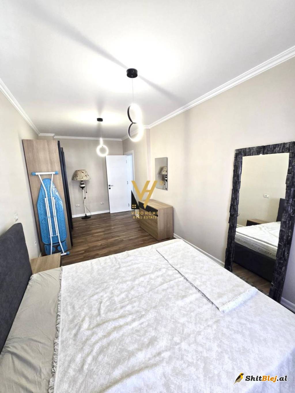  2+1 ME QERA TE 21 DHJETORI 800 EURO