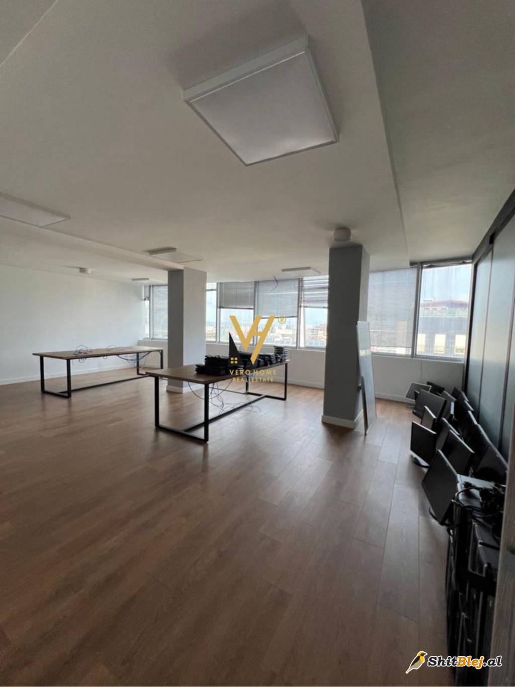 AMBIENT 371 M2 ME QERA USLUGA 3.000 EURO