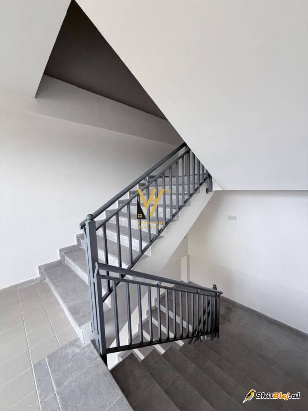 KAPANON 720 M2 ME QERA PRUSH 2.800 EURO