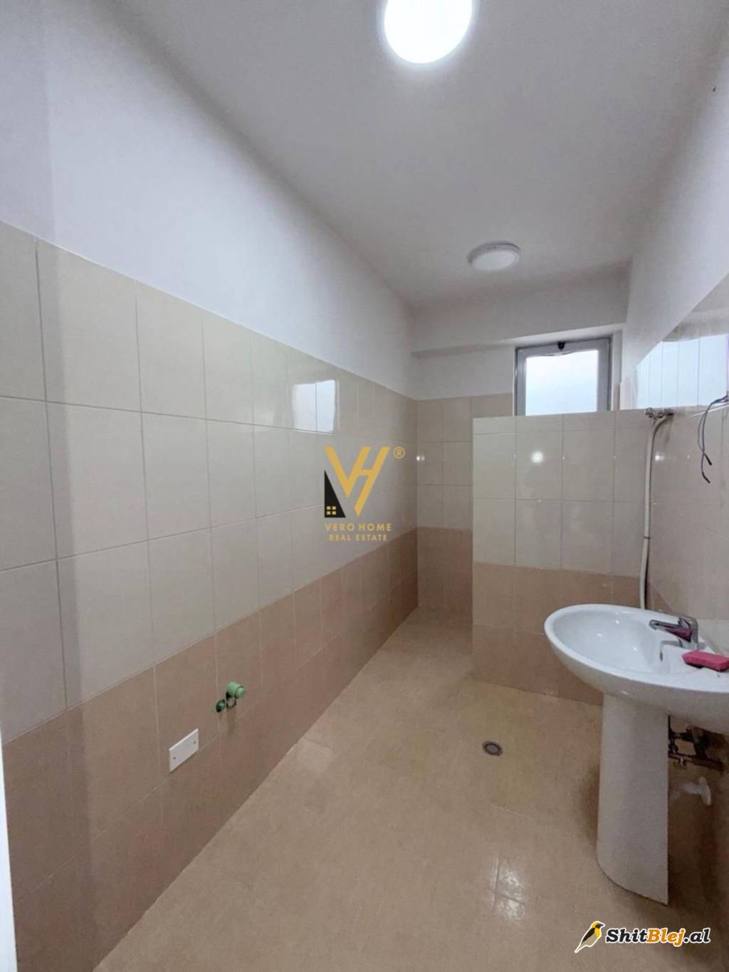 KAPANON 720 M2 ME QERA PRUSH 2.800 EURO
