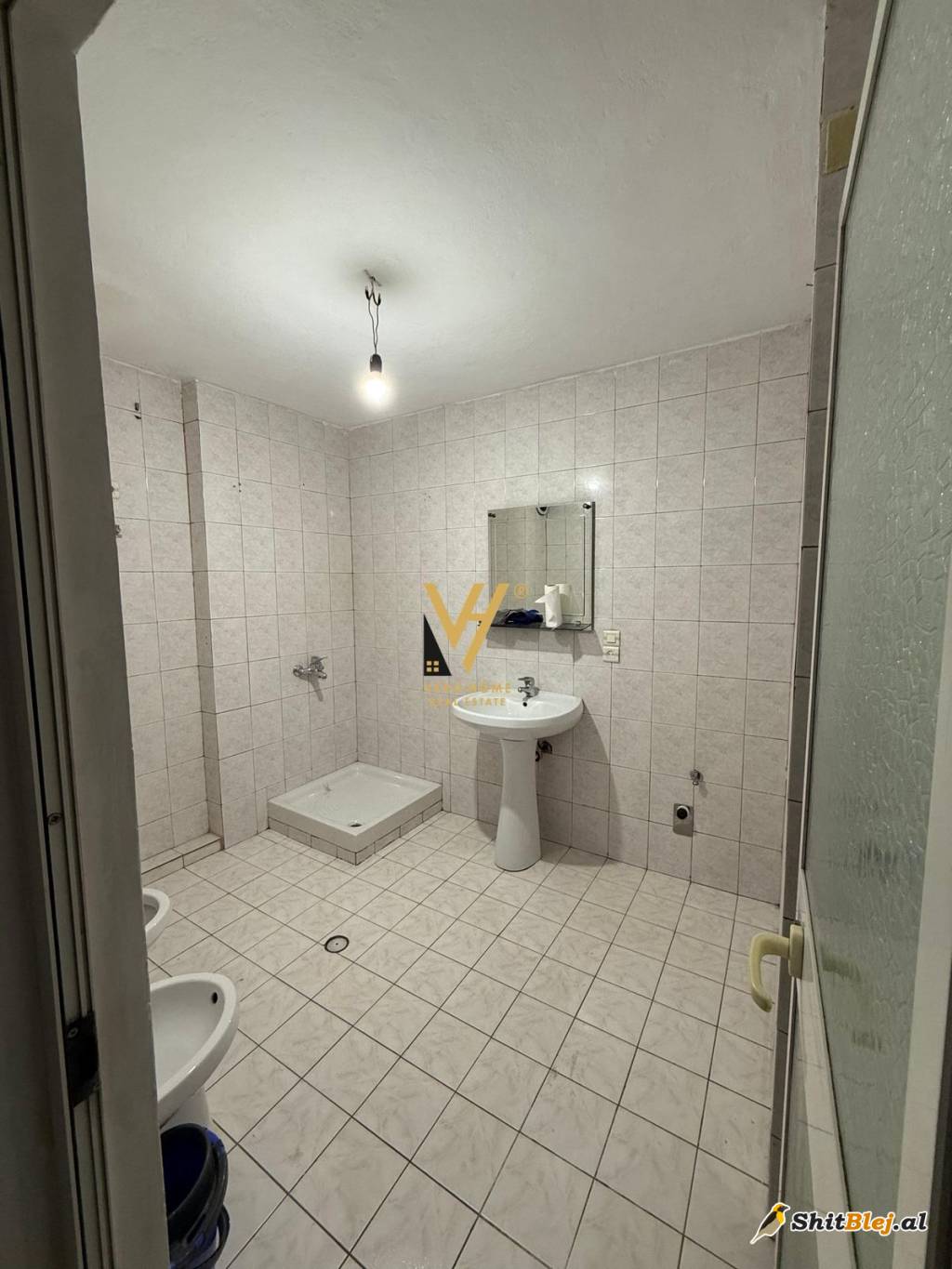 ZYRE 35 M2 ME QIRA VASIL SHANTO 420 EURO