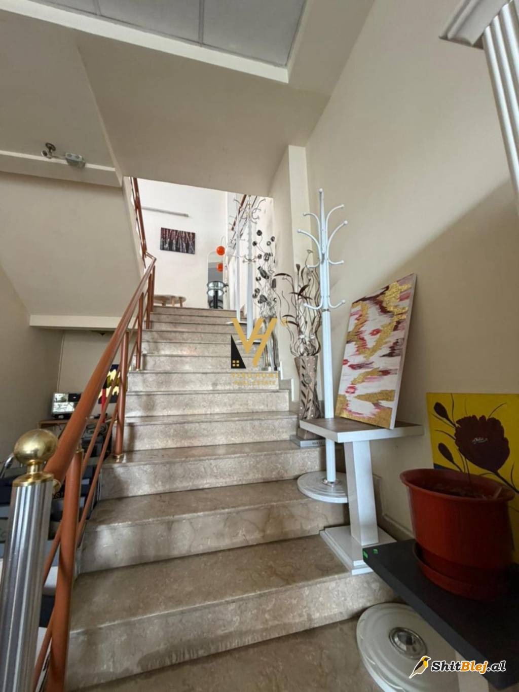 GODINE 360M2 STACIONI TRENIT 750.000 LEK