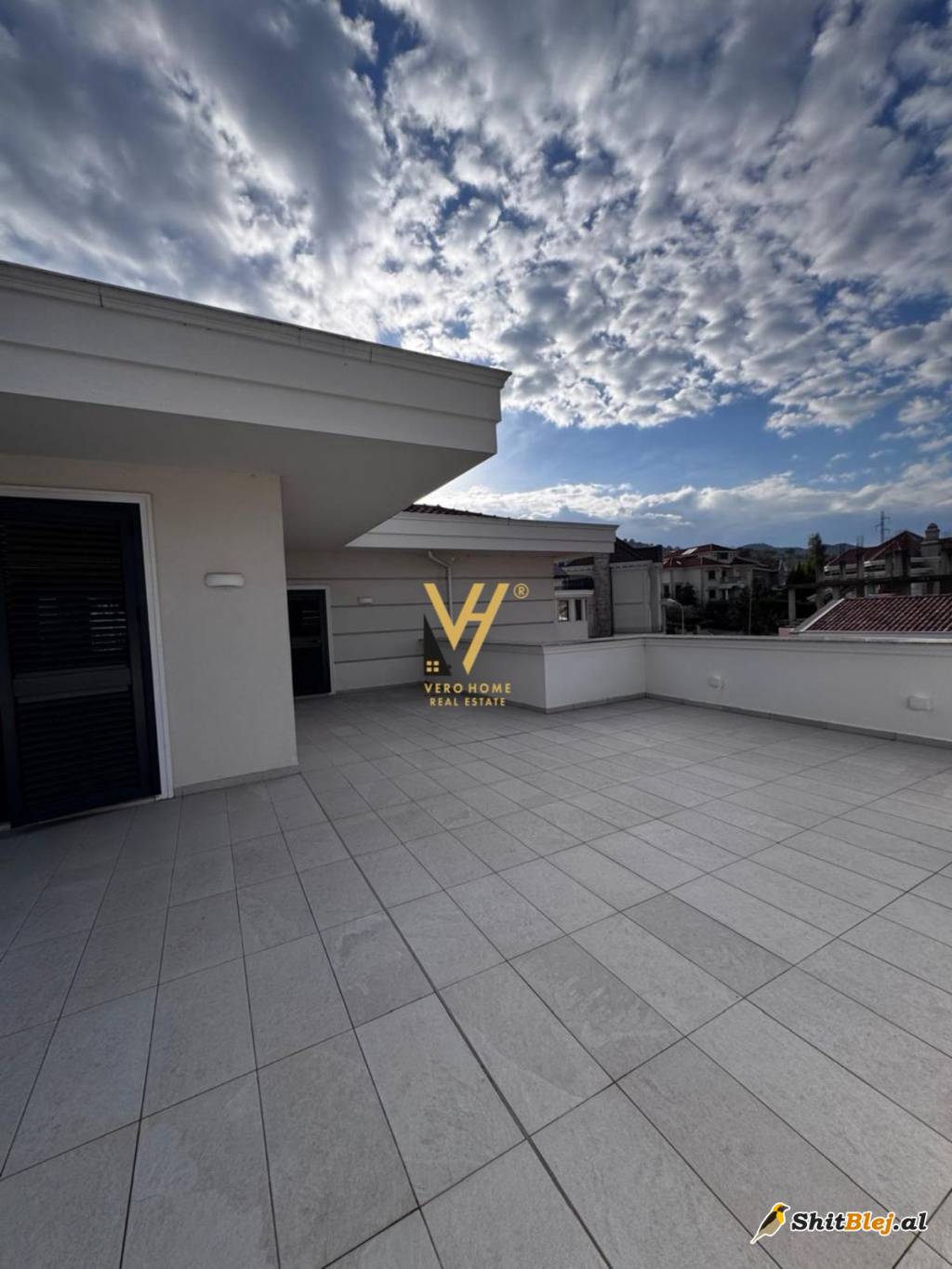 VILE ME QIRA KOM.AKACIA HILLS 5.000 EURO