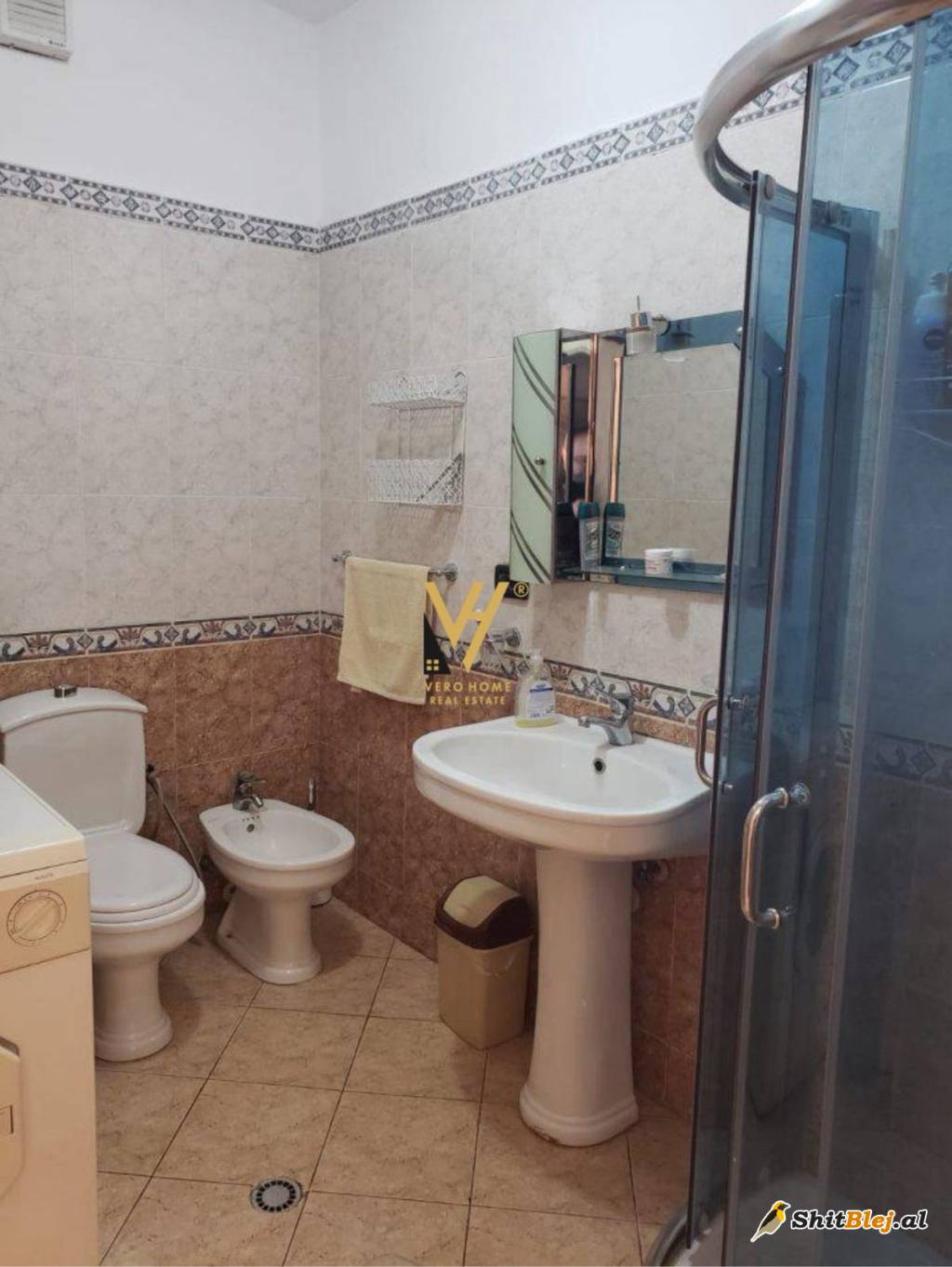 2+1+2BLK TE KOMUNA E PARISIT 650 EURO