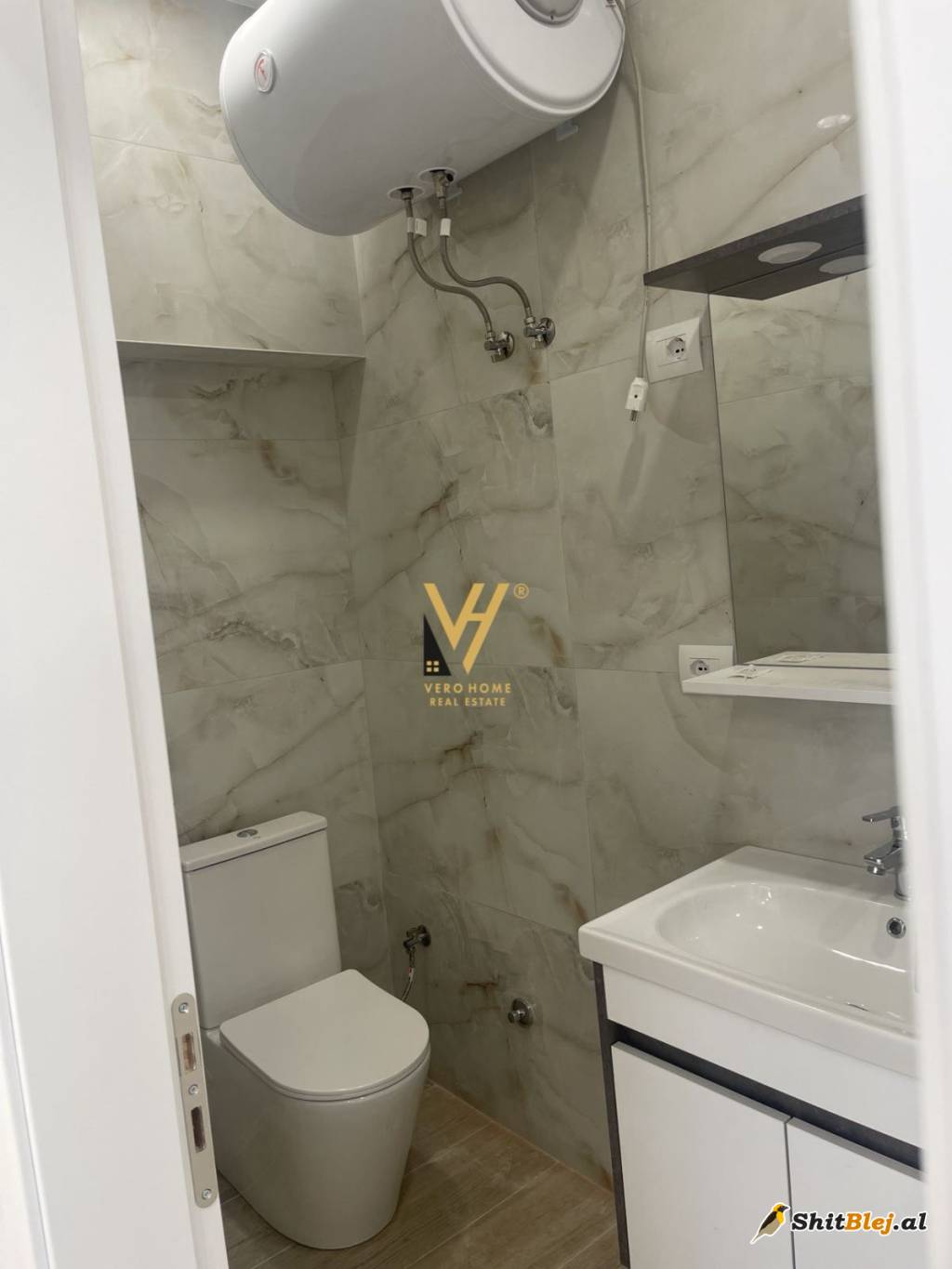  DYQAN 40 M2 TE STADIUMI DINAMO 500 EURO