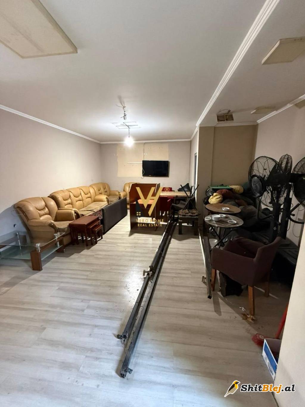 AMBIENT BIZNESI ME QIRA NE SAUK 300 EURO