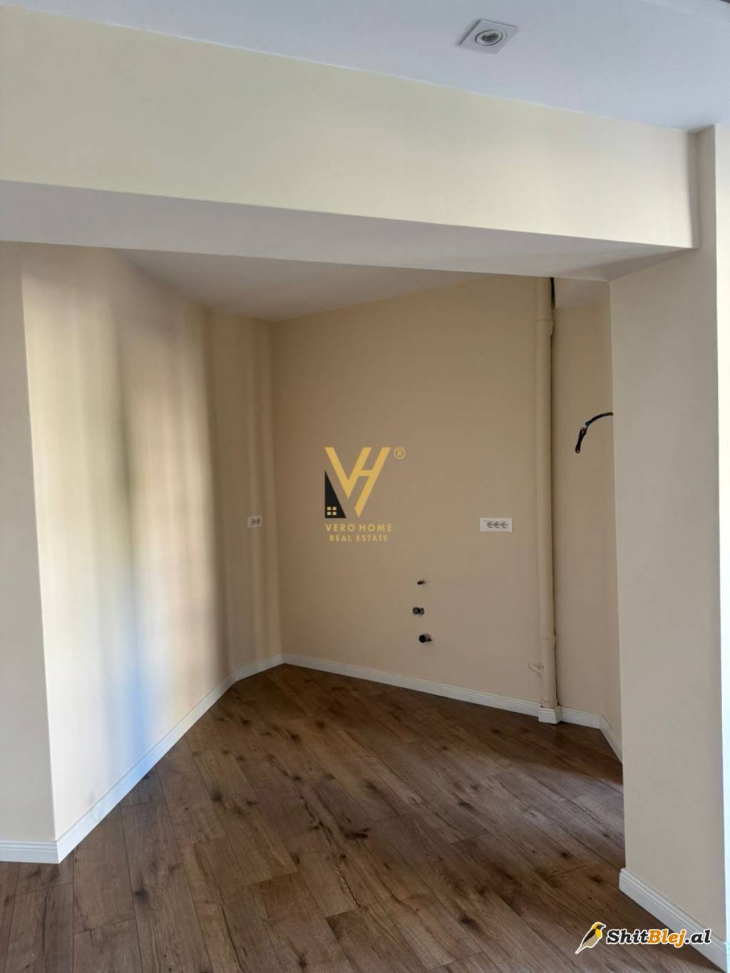ZYRE 80M2 ME QERA TE 9-KATSHET 1.200 EUR