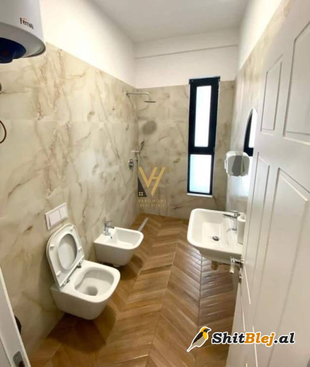 ZYRE 131 M2 ME QIRA TE SQUARE 21 950 EUR