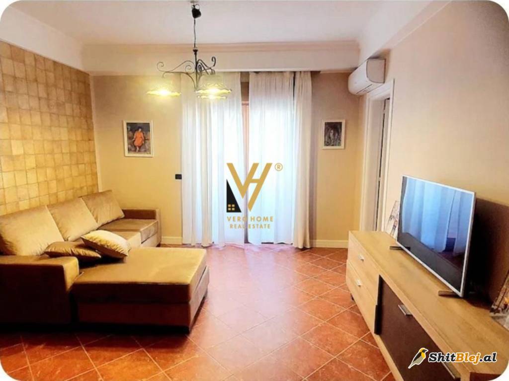  1+1 DHE GARSIONERE  QENDER 315.000 EURO