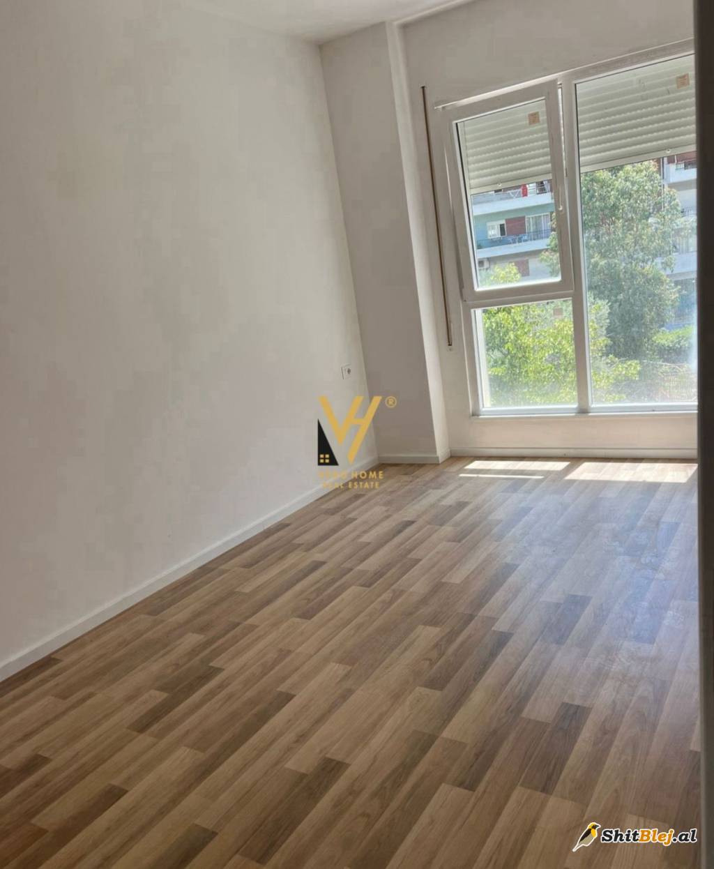 ZYRE 122 M2 ME QIRA NE ASTIR 600 EURO