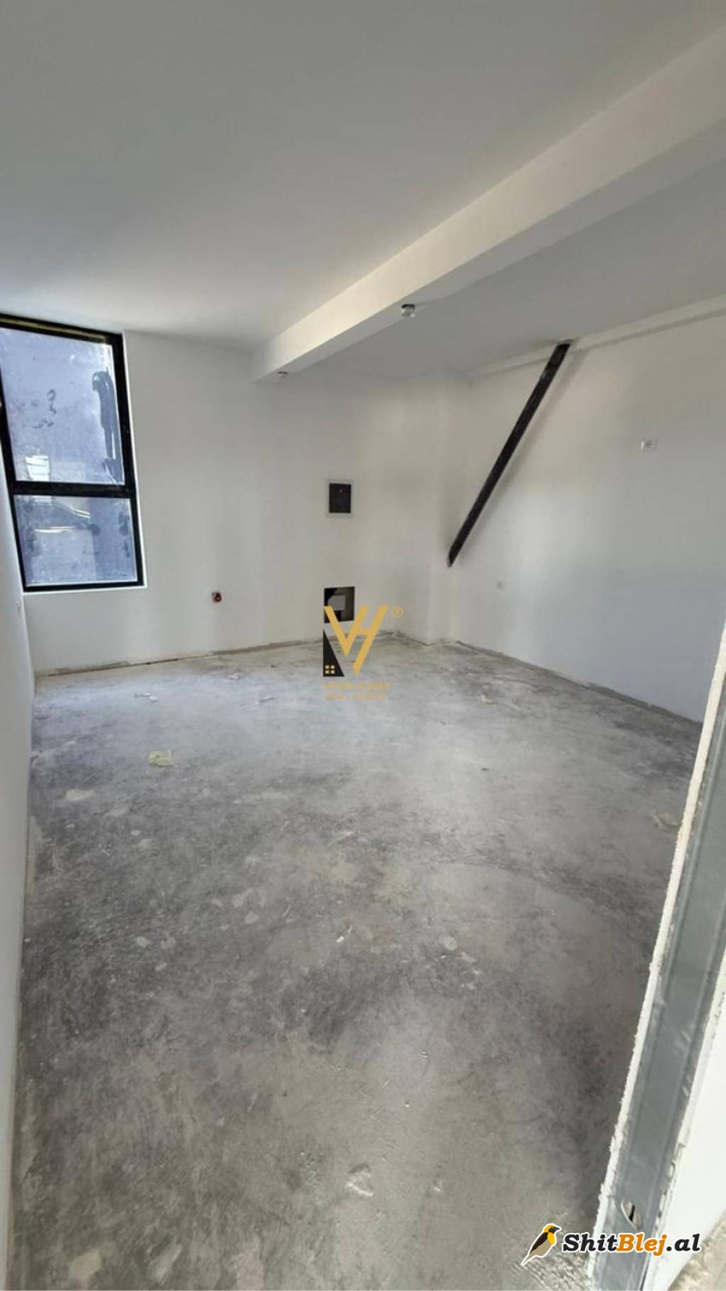 KAPANON 1.000 M2 NE LAKNAS 4.000 EURO