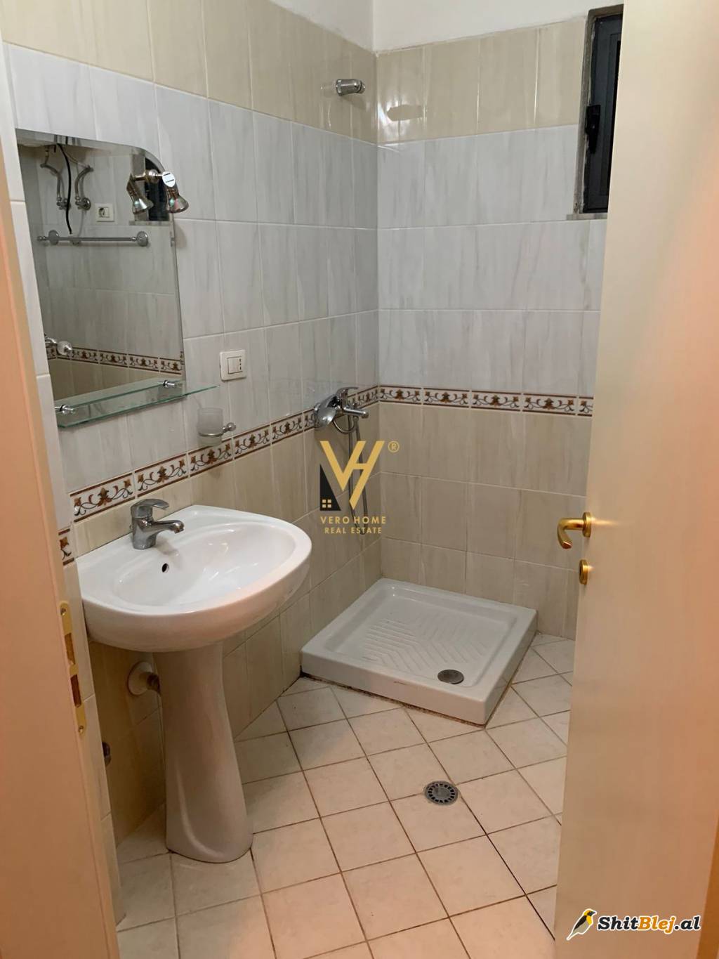 2+1 ME QERA TE KOMUNA PARISIT 650 EURO
