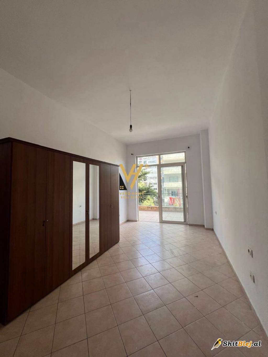  2+1+BLK NE YZBERISHT 160.000 EURO
