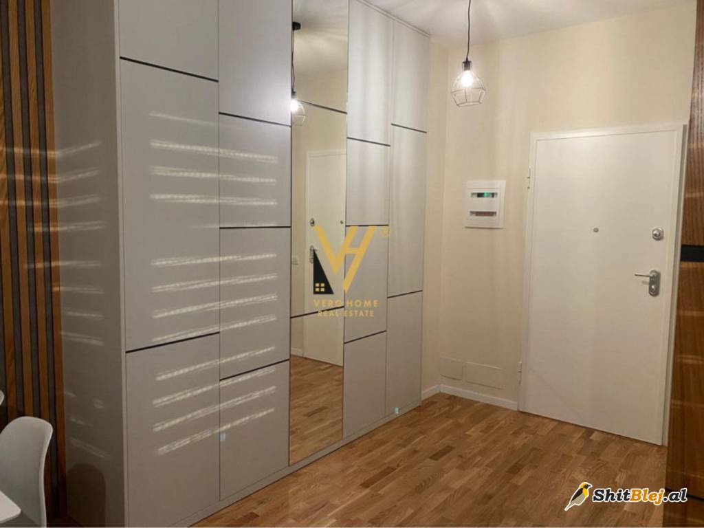 1+1 TE RRUGA E BARRIKADAVE 800 EURO