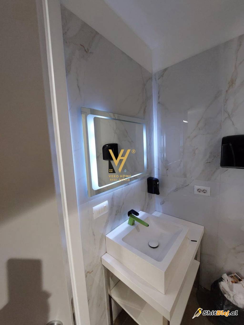 ZYRE 370M2 TE RRUGA KOSOVARVE 6.600 EURO
