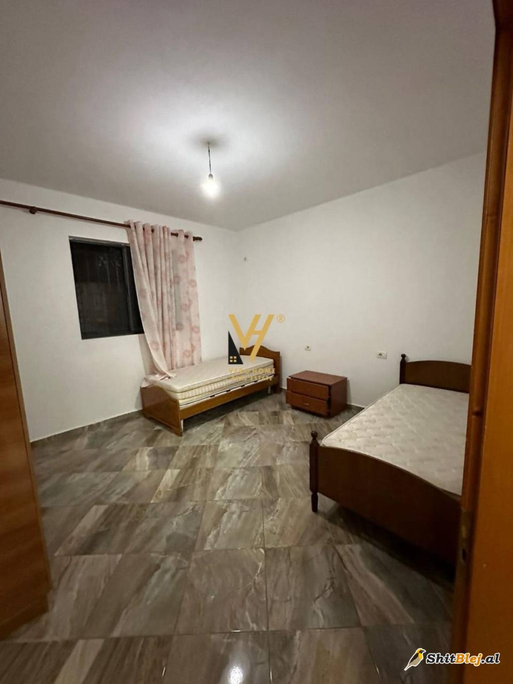 HYRJE 2+1 ME QERA NE ALLIAS 400 EURO