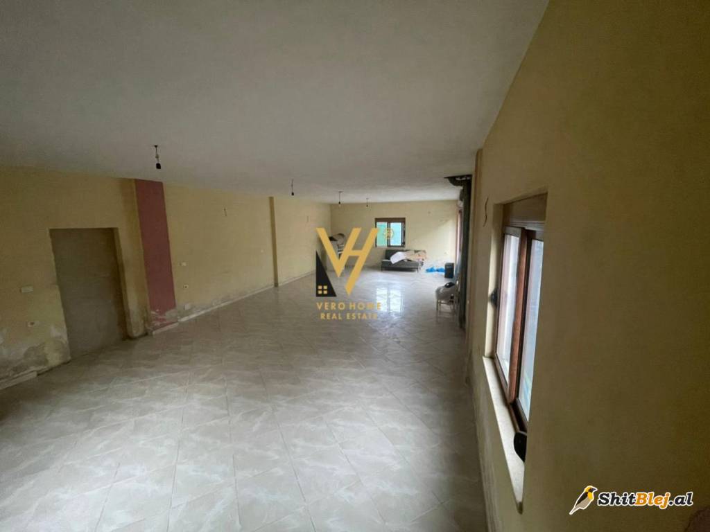MAGAZINE 130M2 TE VARRI BOMIT 400 EURO