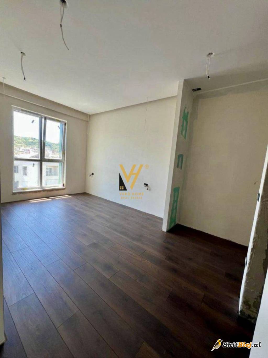 ZYRE 95 M2 TE KOMUNA E PARE 1.000 EURO