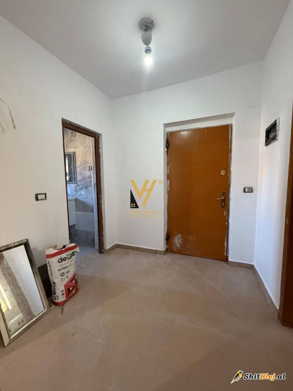 AMBIENT 70 M2 NE VASIL SHANTO 50.000 LEK