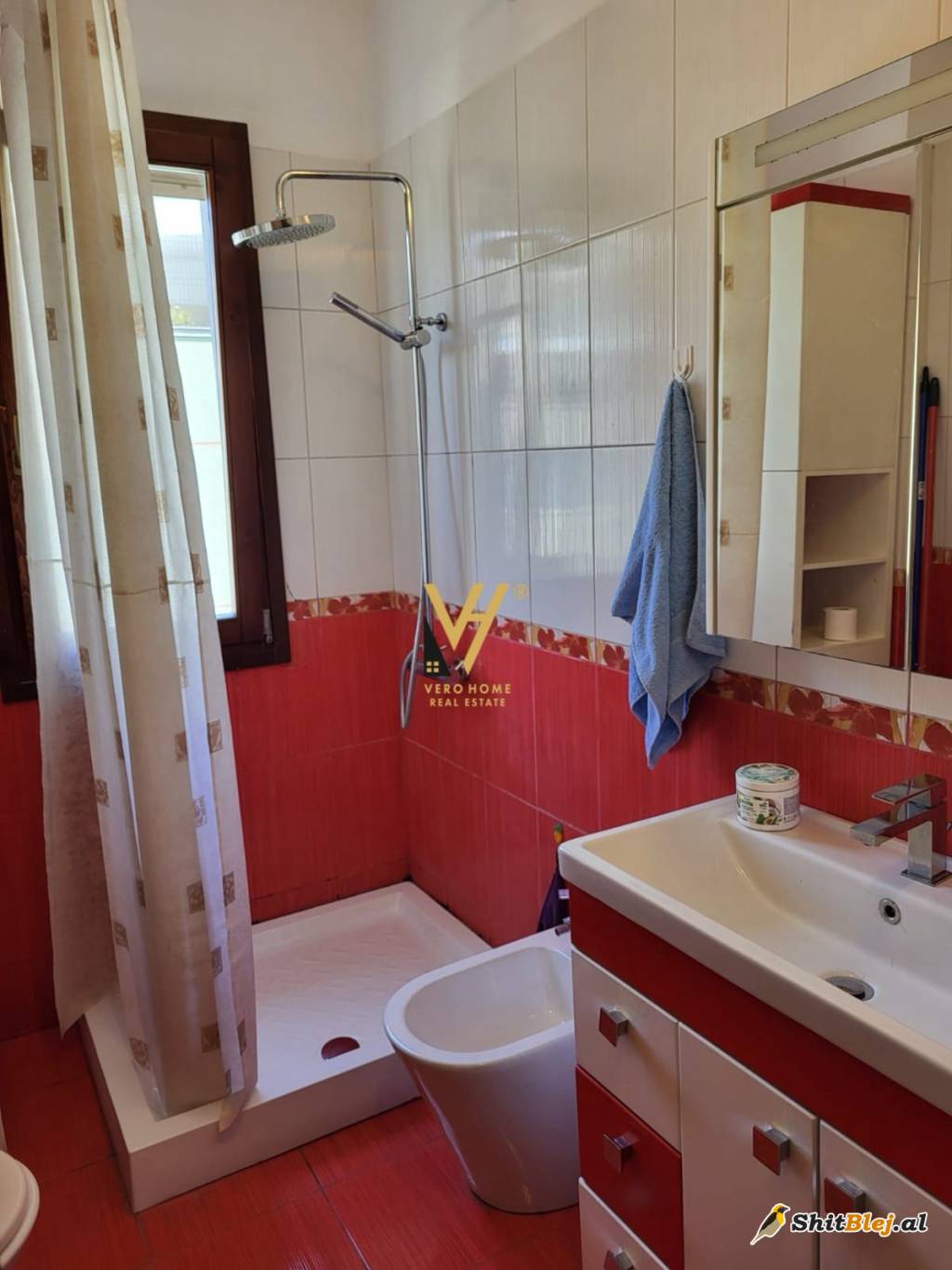 2+1+2 ME QERA TE KOPSHTI BOTANIK 650 EUR