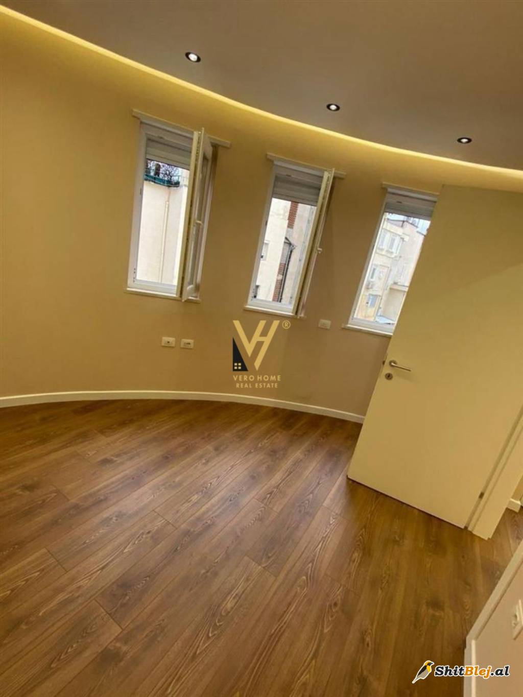  ZYRE 70 M2  TE RRUGA MINE PEZA 650 EURO