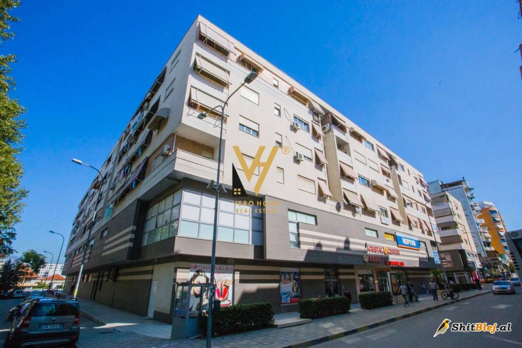  AMBIENT TE KOMUNA E PARISIT 35.000 LEKE
