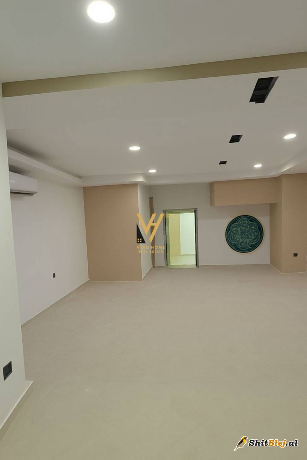 AMBIENT 200 M² TE RR. ELBASANIT 2.000 EU