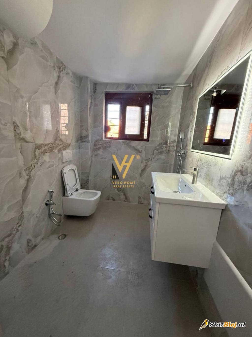 AMBIENT 70 M2 NE VASIL SHANTO 50.000 LEK