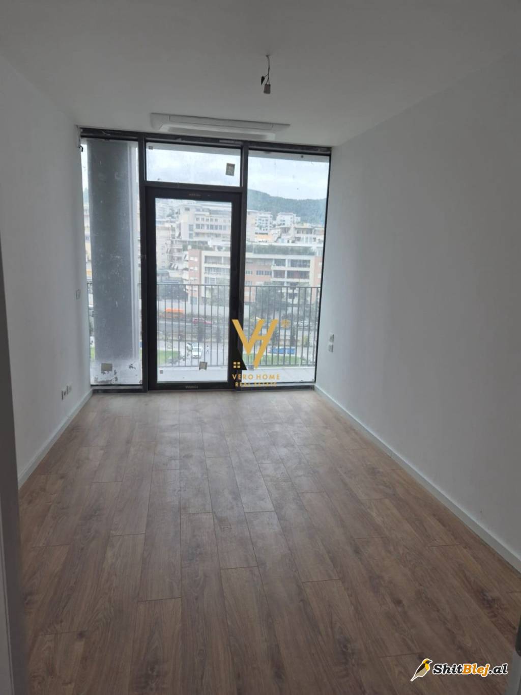 ZYRE 103 M2 ME QERA TE LAKE VIEW 1.900 E