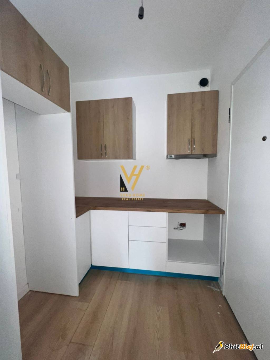 ZYRE 76 M2 TE KOMUNA E PARISIT 600 EURO