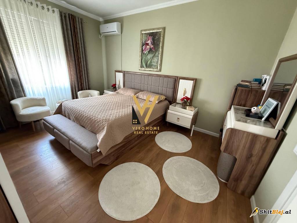 2+1+2 TE  KOPSHTI BOTANIK 240.000 EURO