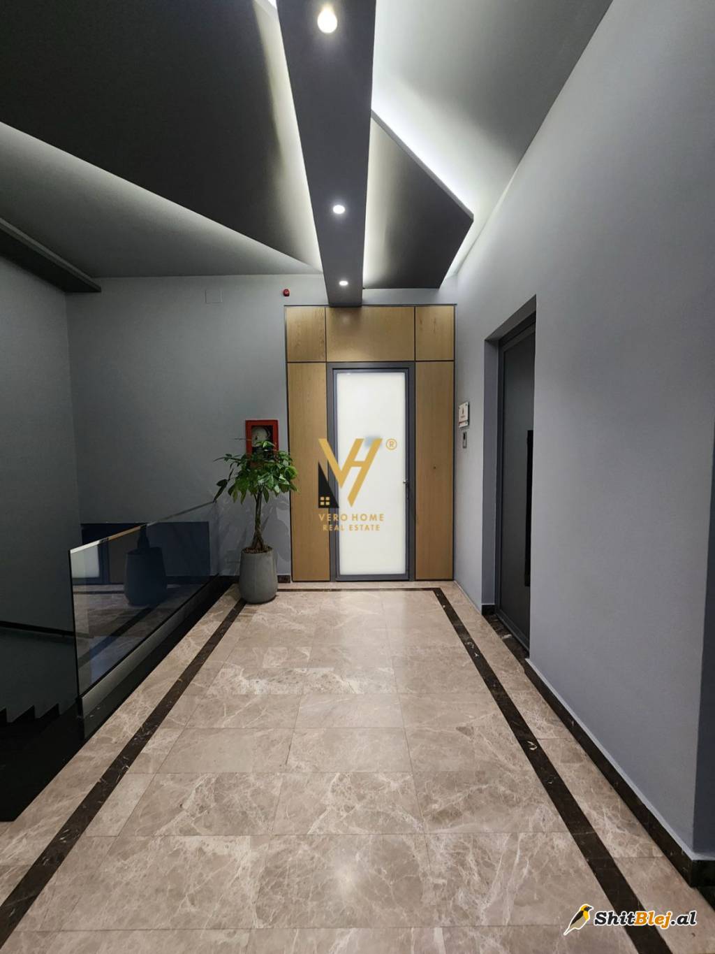 42 M2 ME QERA TE MYSLYM SHYRI 520 EURO