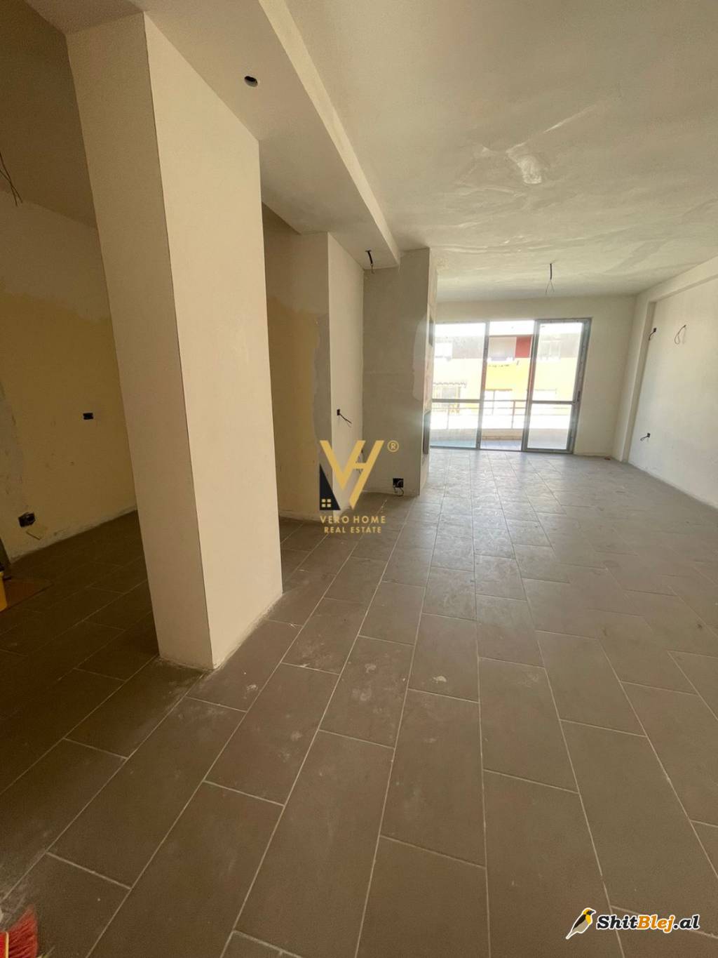 2+1 TEK BULEVARDI MIGJENI 100.000 EURO
