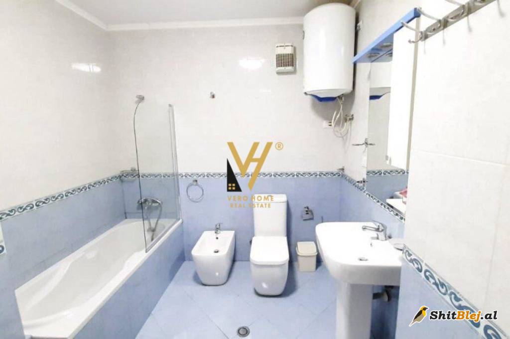  2+1+2 ME QIRA TE ZOGU I ZI 700 EURO