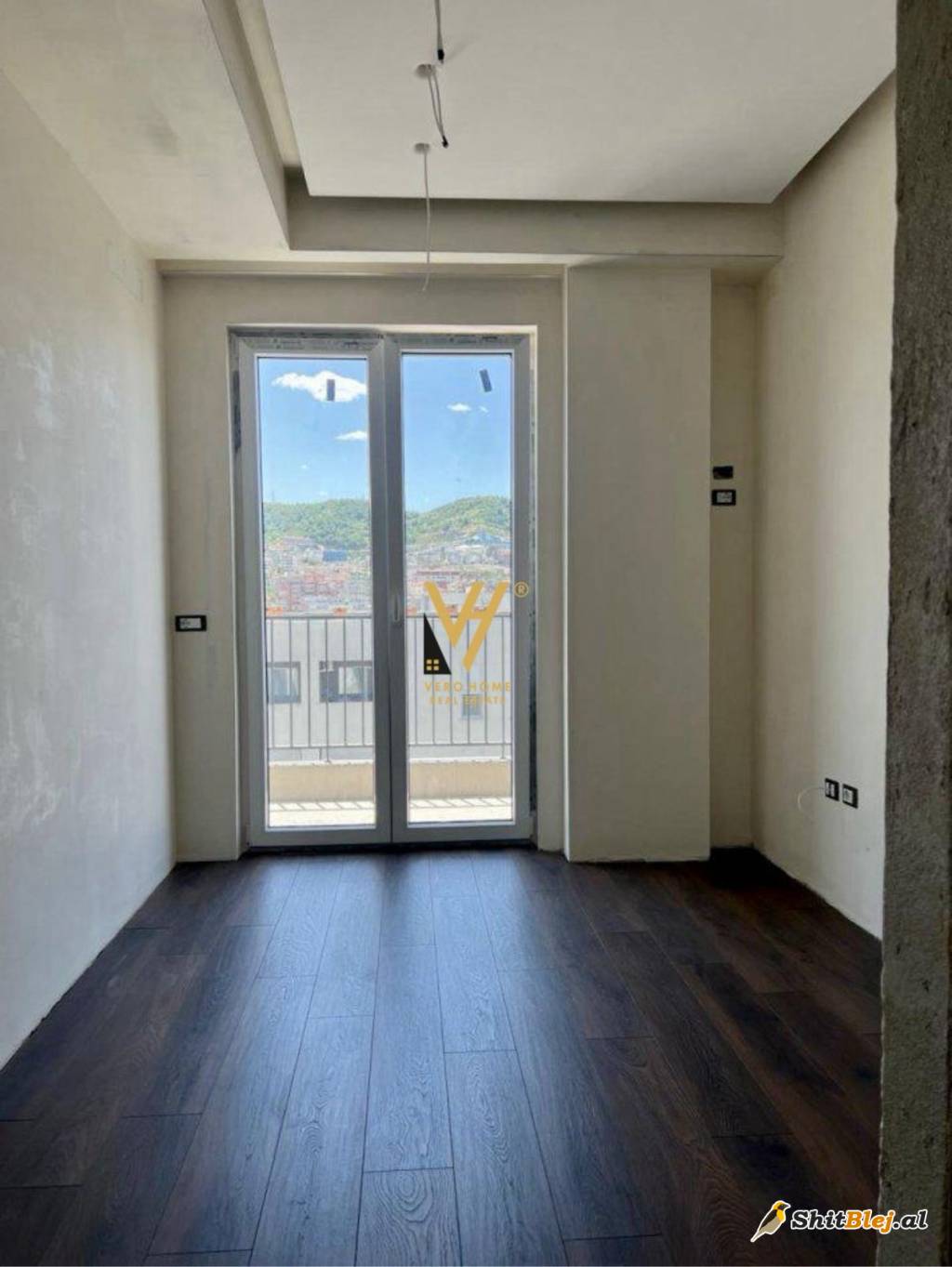 ZYRE 95 M2 TE KOMUNA E PARE 1.000 EURO