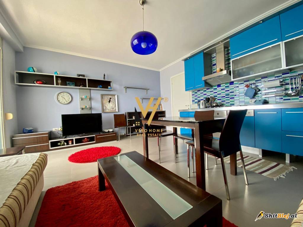 2+1+2 TE SHKEMBI I KAVAJES 300.000 EURO