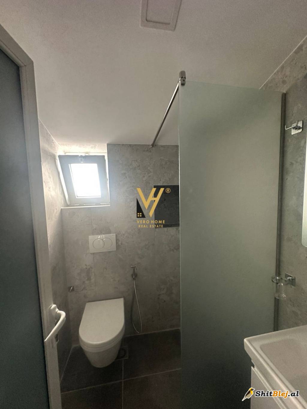 VILE DY KATE TE RRUGA VILAVE 1.500 EURO