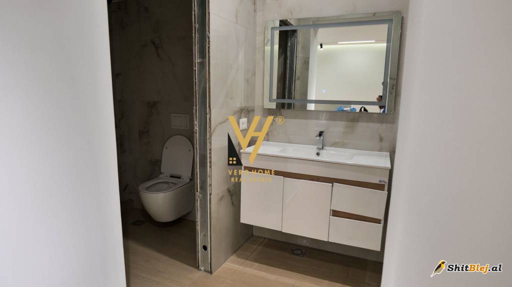 DYQAN TE KOMUNA E PARISIT 2.600 EURO
