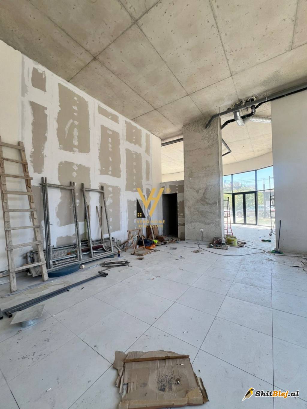 DYQAN 175M2 TE KOMUNA PARISIT 875.000EUR