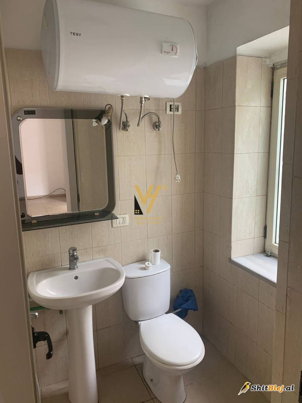 ZYRE 35 M2 TEK STADIUMI DINAMO 400 EURO