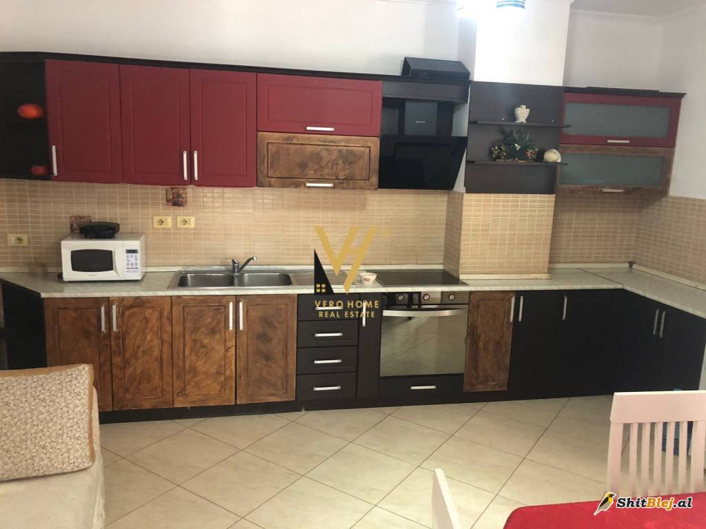 2+1+2 TE STACIONI I TRENIT 90.000 LEKE