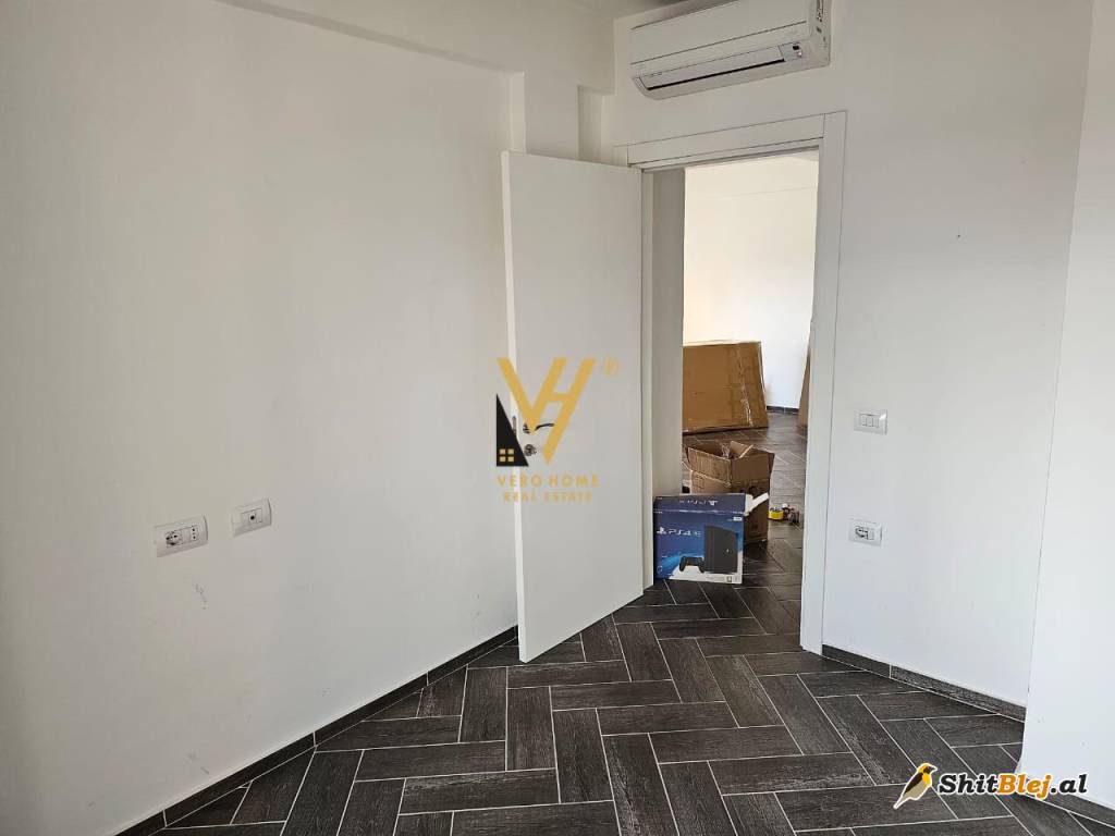 ZYRE 108 M2 TEK MYSLYM SHYRI 1.000 EURO