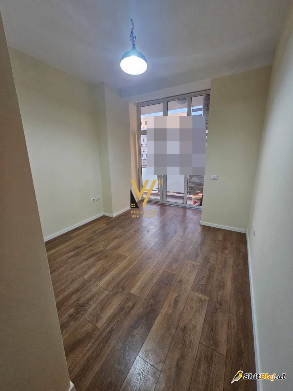 ZYRE 166 M2 ME QERA TE KIKA 2 1.300 EURO