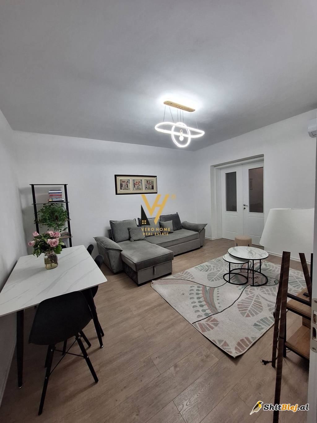 1+1 ME QERA TE RR. BARRIKADAVE 600 EURO