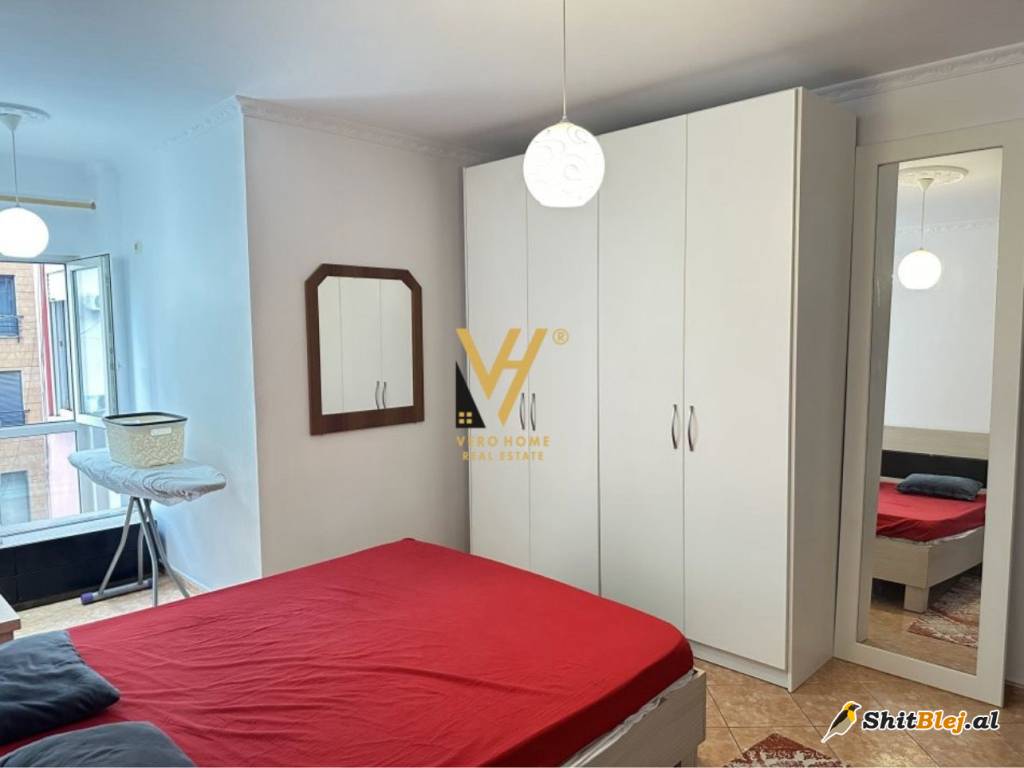  2+1+2 ME QIRA TE ZOGU I ZI 700 EURO